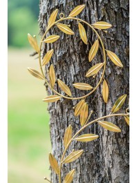 COURONNE DE FEUILLES DOREES A SUSPENDRE DIA 20CM (29CM X 1CM X 36CM)