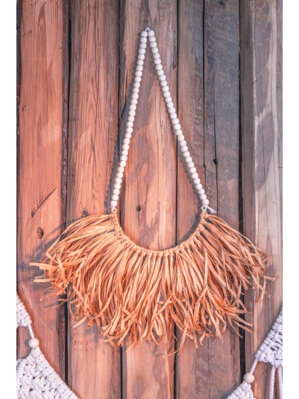 SUSPENSION PERLES RAFFIA MARRON 40CM X 1CM X 47CM