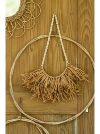 SUSPENSION PERLES RAFFIA MARRON 40CM X 1CM X 47CM