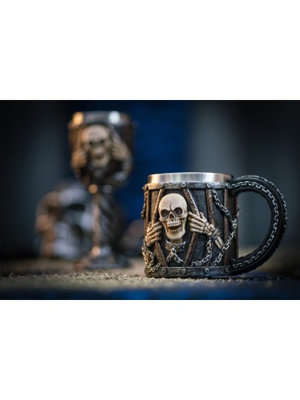 PRISONNER SKULL RESIN MUG DIA 9.5CM X 10CM