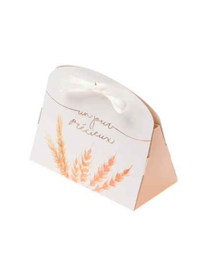 4 CARTON CANDY BOXES UN JOUR PRECIEUX 10.2CM X 5CM X 8CM
