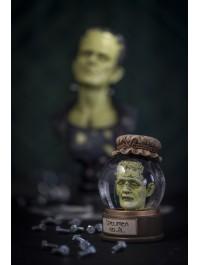 BOULE A EAU TETE FRANKENSTEIN DIA 9.5CM X 15CM