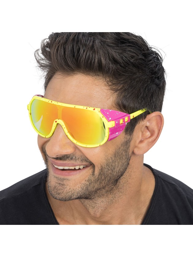 YELLOW GLASSES WITH PINK SIDES 15CM X 15CM X 6.2CM