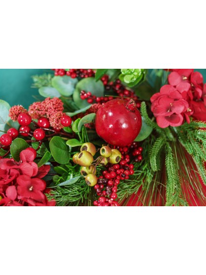 HANGING OR TABLE CENTER RED BERRIES 70CM X 40CM X 14CM