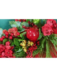 HANGING OR TABLE CENTER RED BERRIES 70CM X 40CM X 14CM