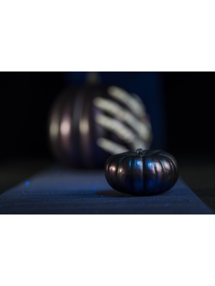 KÜRBIS POLYRESIN VIOLETT 11.5CM X 11.5CM X 7CM