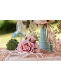 BOUQUET 3 ROSES POUDRE 16CM X 10CM X 70CM