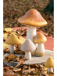 BEIGE KNIT MUSHROOM ON WOODEN BASE DIA 9.5CM X 14CM