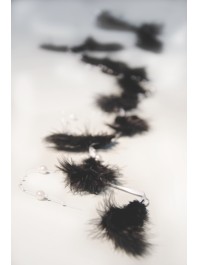 BLACK FEATHER GARLAND 135CM 