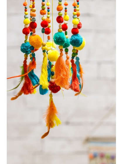 CARILLON PLUMES MULTICOLORES DIA 15CM X 70CM