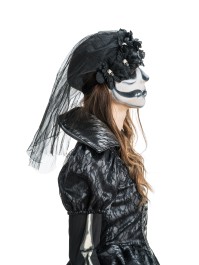BLACK HEADBAND WITH FLOWERS AND VEIL 25CM X 45CM