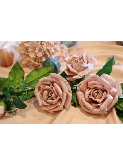 CENTRE DE TABLE ROSES LUXE VELOURS ROSE POUDRE DIA 20CM X 2M