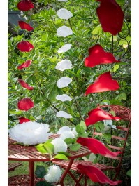 GUIRLANDE 10 GRANDS PETALES DE ROSE BLANCS 11CM X 11CM X 180CM