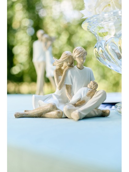 SITTING COUPLE WITH BABY LOVE MOMENT 19.5CM X 14CM X 15CM