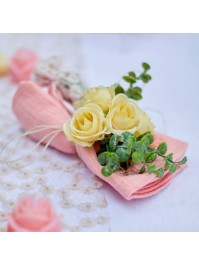 MINI BLUMENSTRAUSS GELB 9CM X 7CM X 12CM